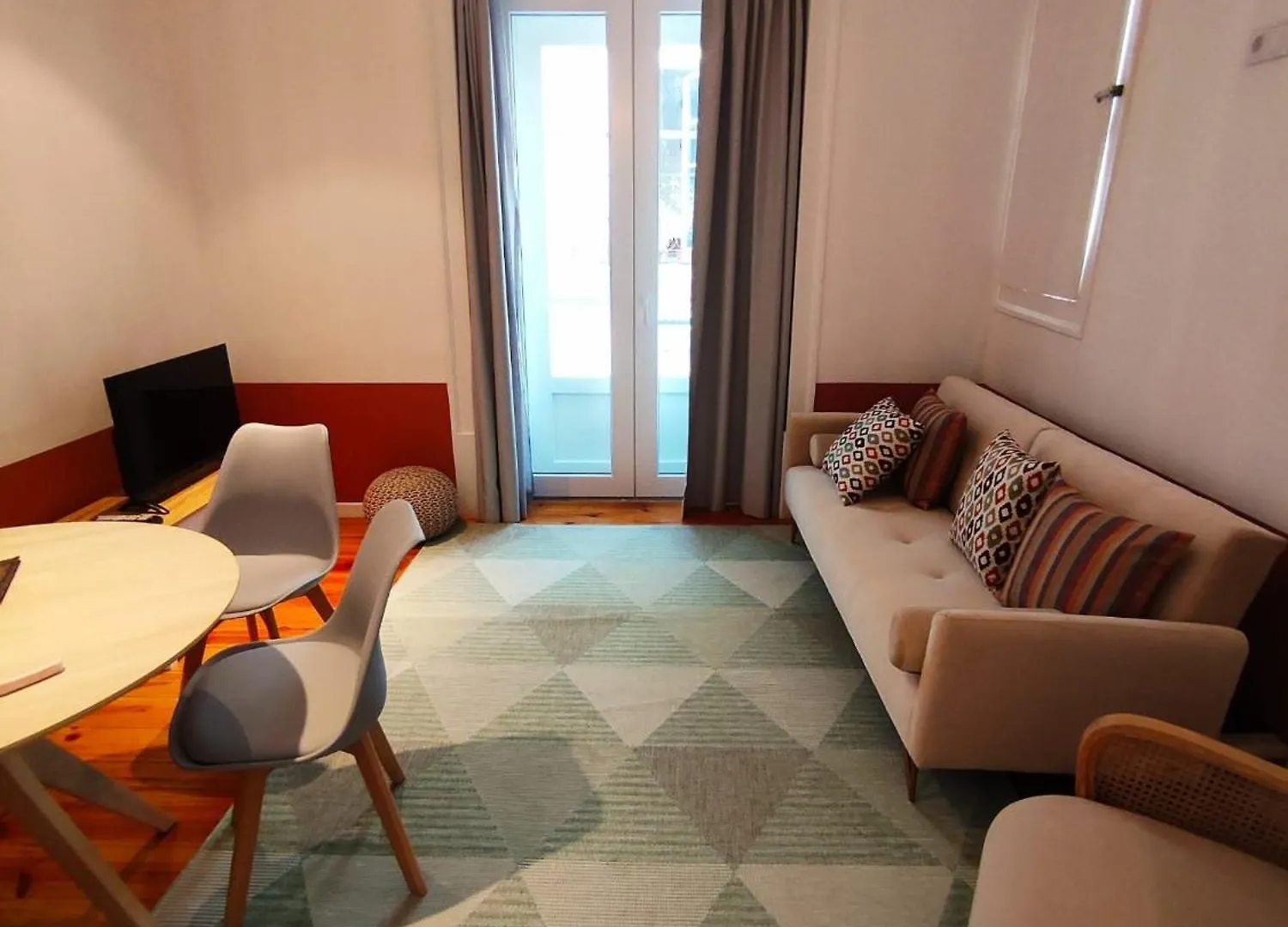 Lisbon Colours Bairro Alto Apartments