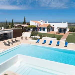 villa-alfarrobeira.hotelaalgarve.com/