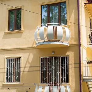 your-place-in-old-tbilisi-liberty-square.alltbilisihotels.com/