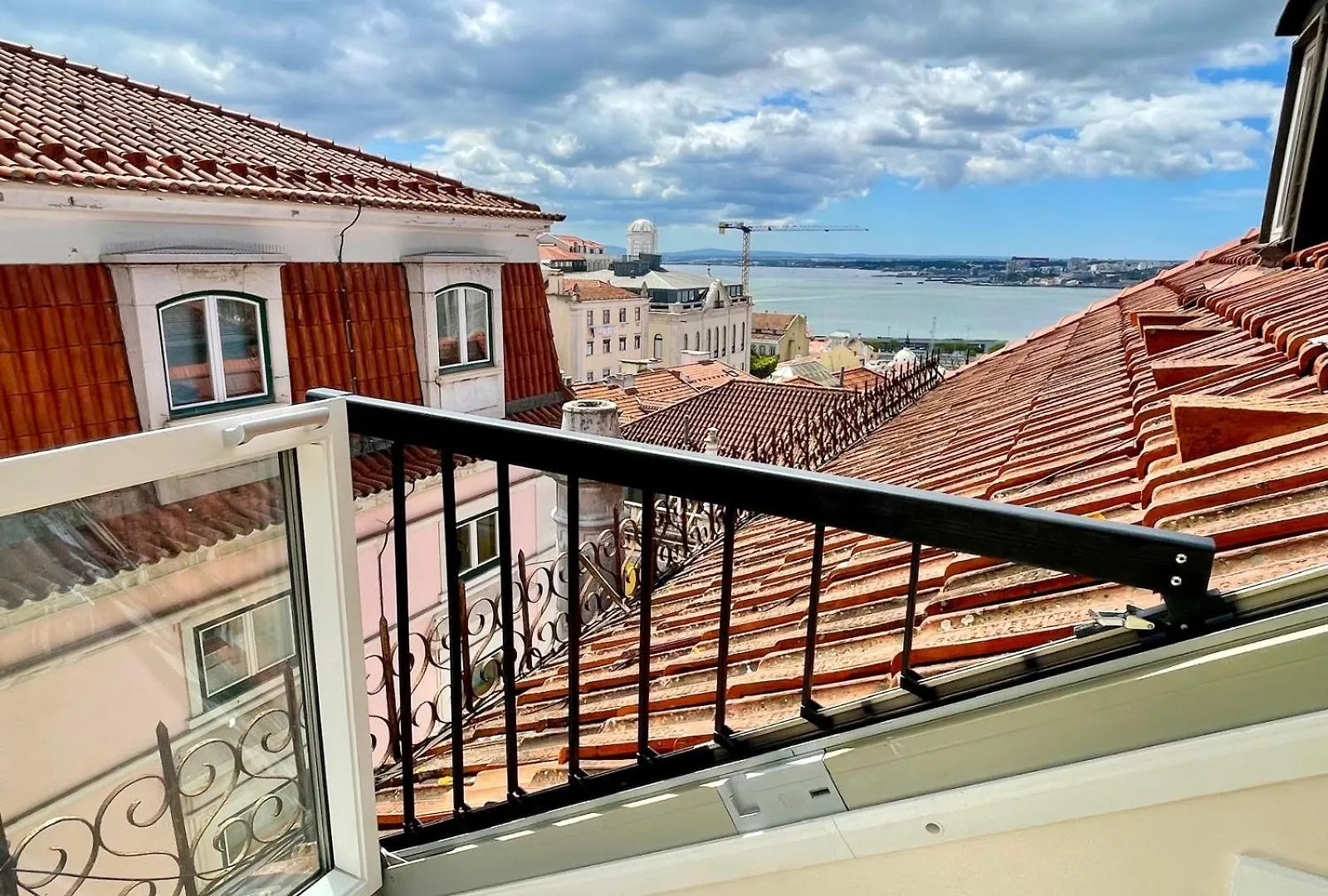 里斯本色彩白尔罗阿尔图公寓 Lisboa 公寓